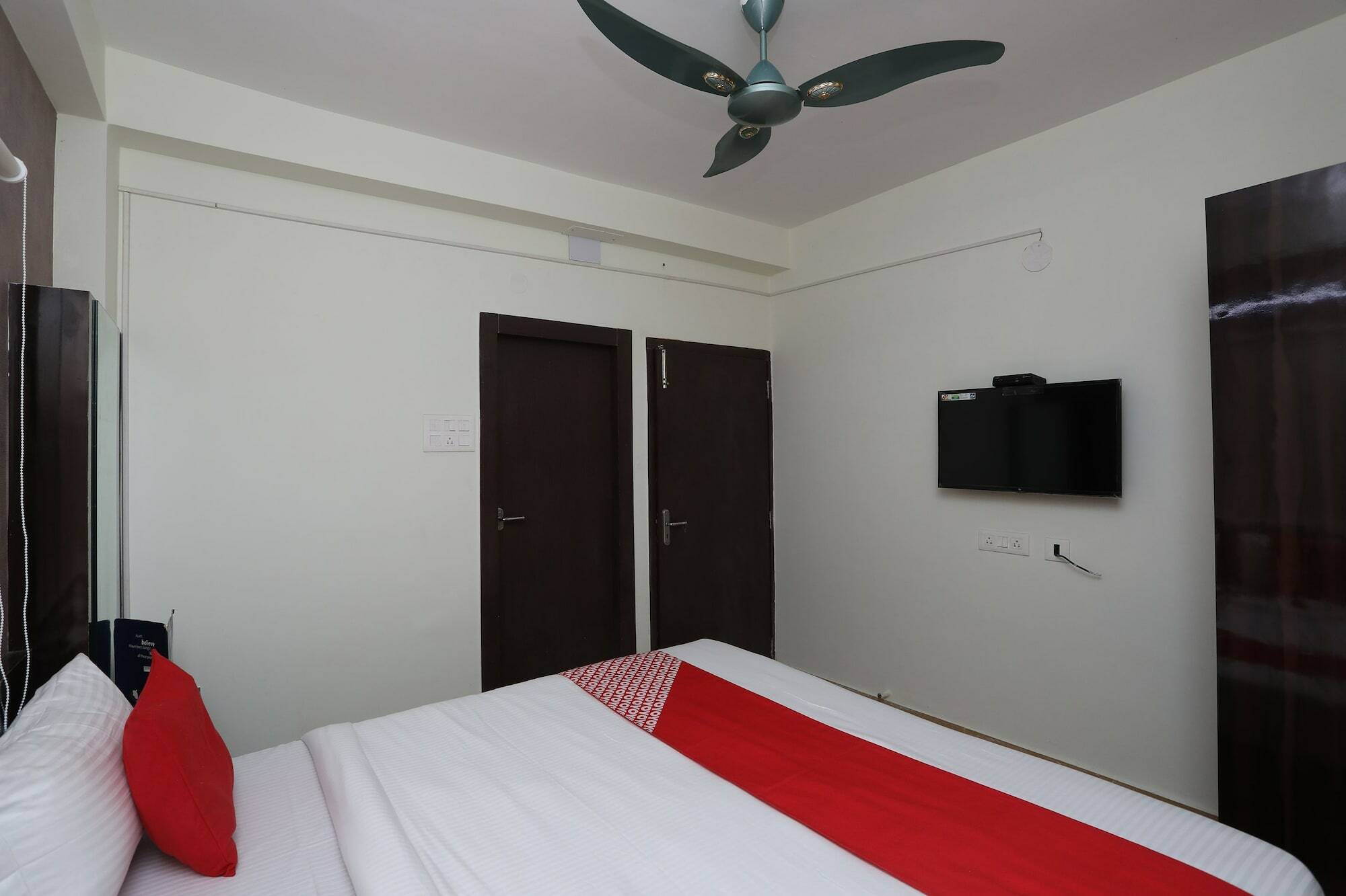 Oyo 18627 Hotel Mithila Salem Exterior foto